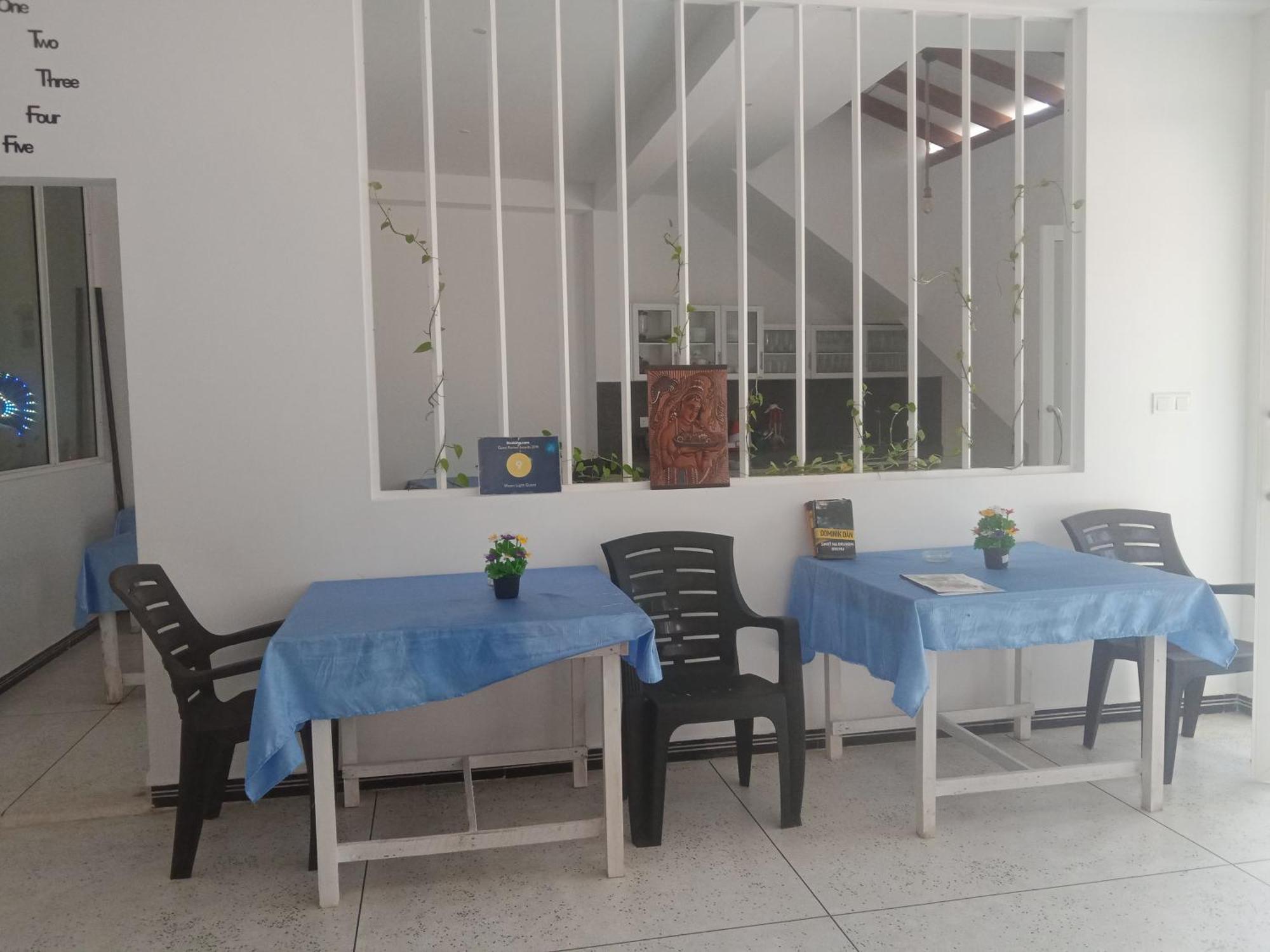 Moon Light Guest Bed & Breakfast Mirissa Ngoại thất bức ảnh