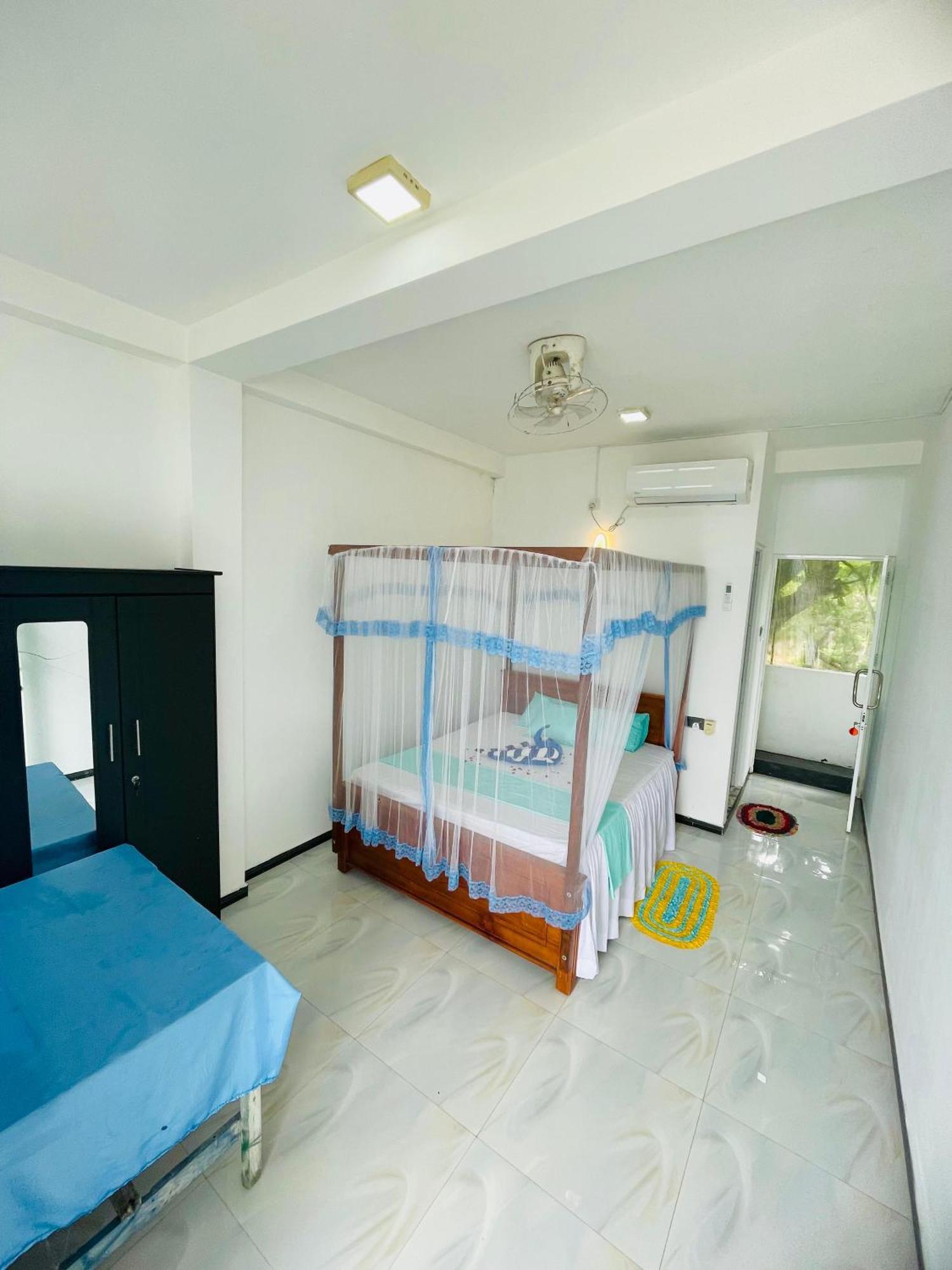 Moon Light Guest Bed & Breakfast Mirissa Ngoại thất bức ảnh
